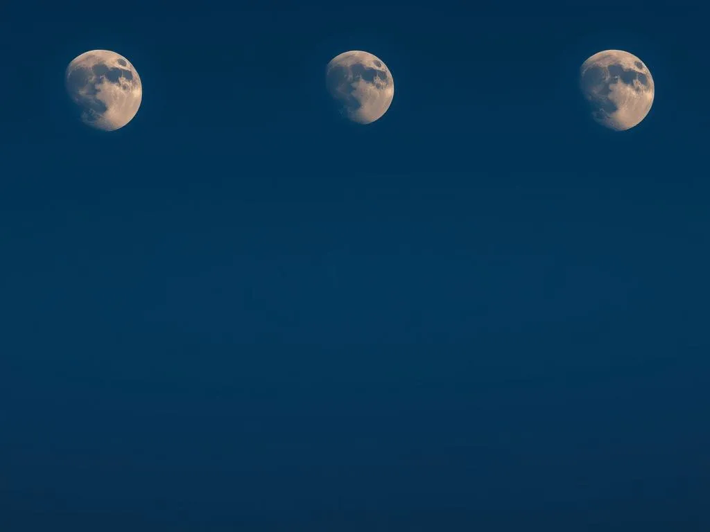 Significado del Sueño de Ver Tres Lunas
